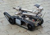 Packbot 510 è un robot in grado di prelevare e/o movimentare grazie ad un braccio e pinza oggetti di dimensioni medio-piccole