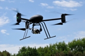 Draganflyer x6 - robot volante che acquisisce immagini dall'alto dell'immobile