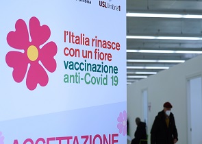 coronavirus: vaccinazioni in orario notturno: grazie alla collaborazione tra la Regione e la Croce Rossa Umbria somministrate 4303 dosi