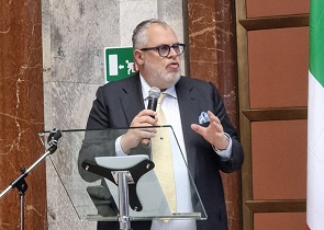 assessore Fioroni tavolo chimica al Ministero delle Imprese e del made in Italy