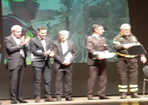 assessore Melasecche manifestazione ringraziamento Senigallia protezione civile aiuti post alluvione 15 settembre 2022