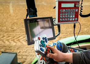bando ammodernamento innovazione meccanizzazione imprese agricole assessore Morroni