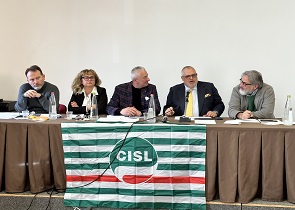 assessore Fioroni a riunione Comitato Cisl Umbria premialità per aziende