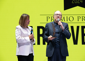 Umbria Cinema a Todi: conclusa la quarta edizione, Carlo Verdone anima il pubblico di Piazza del Popolo e riceve il Premio Gigi Proietti