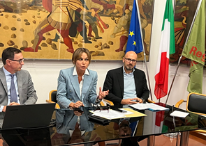 istruzione: assessore Agabiti fa il punto sulle azioni per il diritto allo studio, presentato report regionale sui giovani